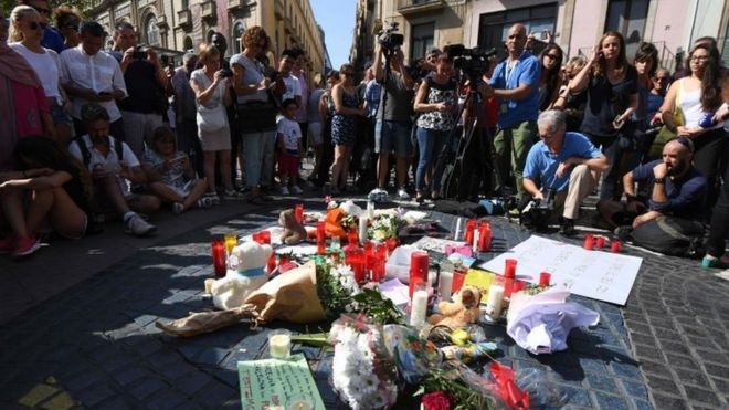 هجوم برشلونة: الشرطة تحبط هجوما ثانيا وثلاثة أيام حداد في جميع أنحاء إسبانيا