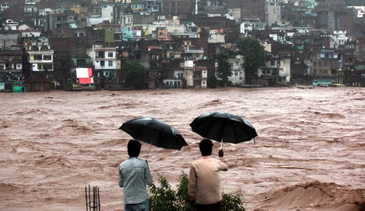 В Индии более 360 человек стали жертвами наводнений