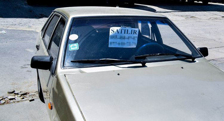 За листок со словом "Продается" на окне автомобиля будут штрафовать
