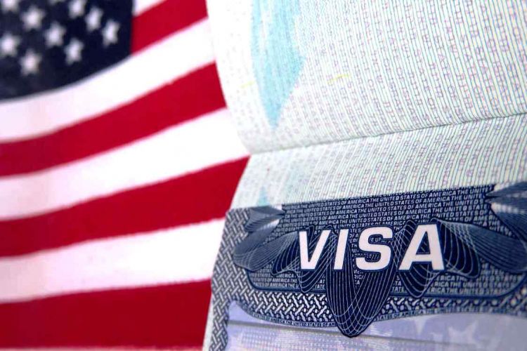 США приостанавливают выдачу неиммиграциних виз в России