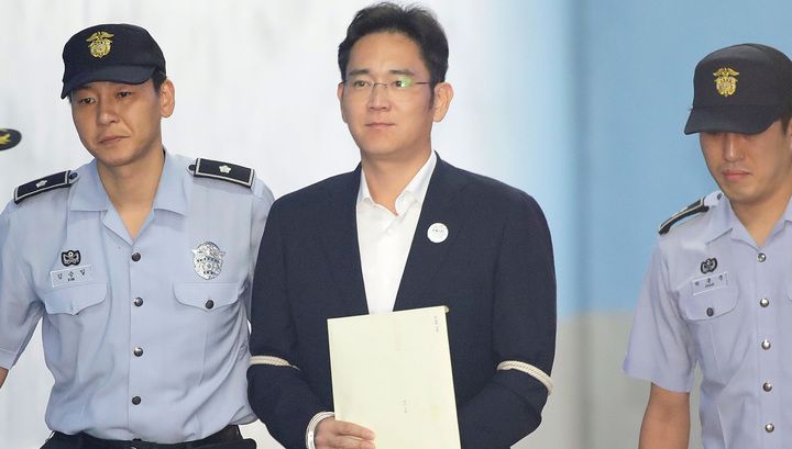 Заместитель главы Samsung приговорен к пяти годам