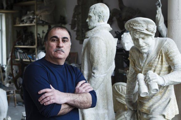 Президент Украины наградил азербайджанского скульптора