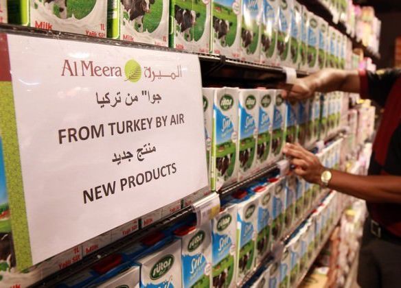 مسؤول قطري يطالب بتسويق "المنتج الوطني" .. ومغردون يردون: عن أي منتج تتحدث