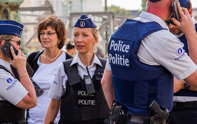 Belçikada polis məntəqəsinə hücum edilib