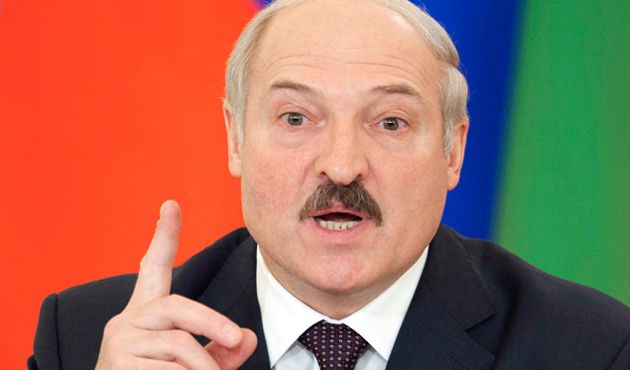 Lukaşenko bir günə 105 ton kartof yığdı FOTO