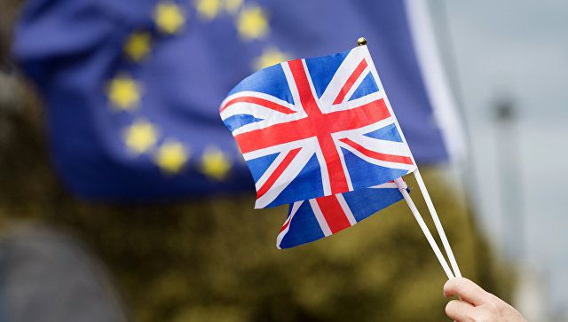 Юнкер не удовлетворен ни одним предложением Великобритании по Brexit