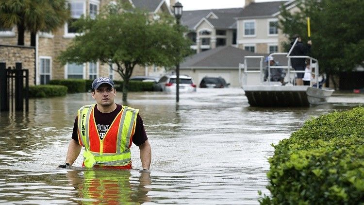 حصيلة ضحايا فيضانات تكساس ترتفع إلى 30 قتيلا وإجلاء 13 ألفا آخرين