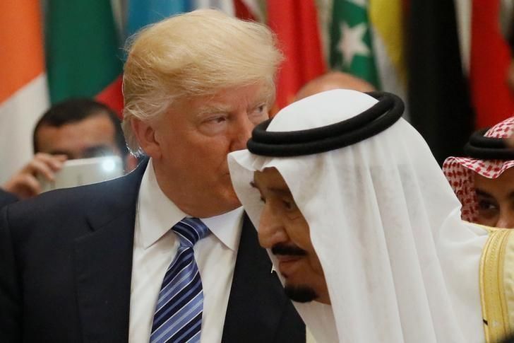 البيت الأبيض: ترامب يتحدث مع العاهل السعودي ويدعو لإنهاء النزاع القطري