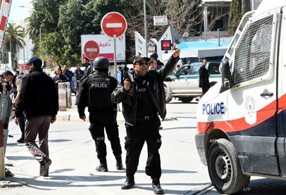 هجوم انتحاري على باب مديرية أمن في الجزائر