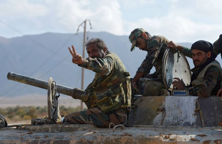 الجيش السوري يفك الحصار عن مدينة دير الزور