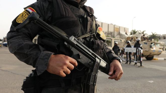 مصر: مقتل 18 شرطيا في هجوم على قافلة أمنية بمدينة العريش شمال سيناء