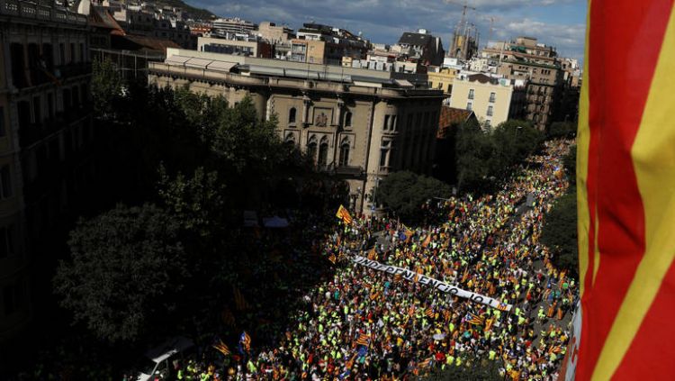 بالصور: "مليونية" في كتالونيا للاستقلال عن إسبانيا