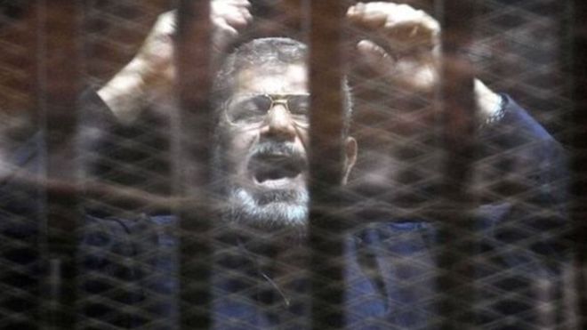 رحلة محمد مرسي بين السلطة والسجن