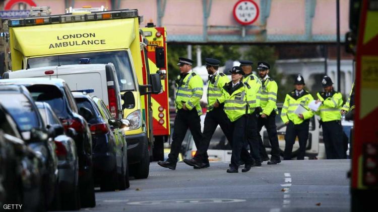 الشرطة البريطانية تعتقل شخصا سادسا في هجوم المترو