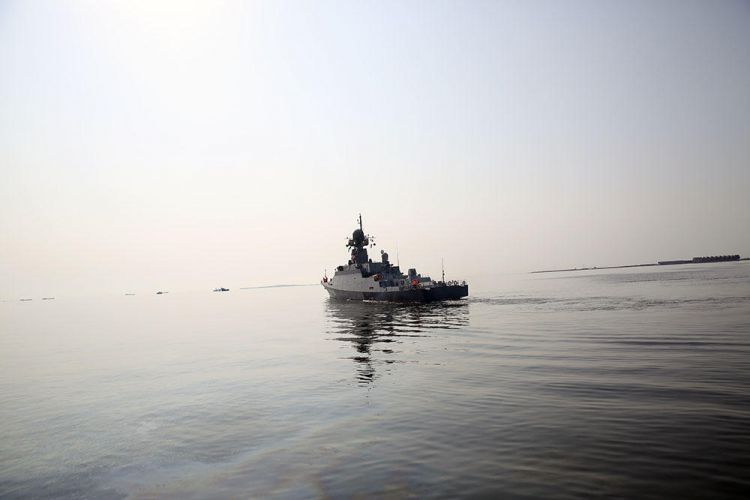 Военные корабли ВМС России покинули Бакинский порт