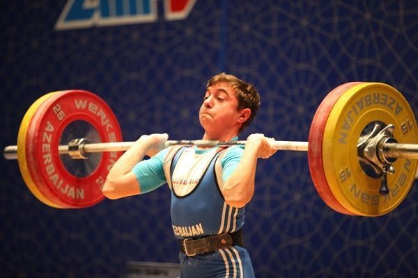 Rüstəm Qasımov rekordu yeniləyərək ağır atletika üzrə Avropa çempionu oldu FOTOLAR