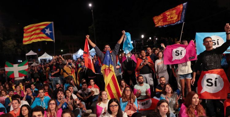 Kataloniya hakimiyyəti: Referendumda seçici fəallığı 50 faizi ötüb YENİLƏNİB