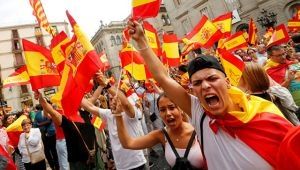 İspaniyada on minlərlə şəxs Kataloniyada müstəqillik referendumuna etiraz edir