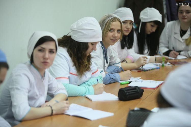 Как в Баку на курсах медсестер обманывают людей