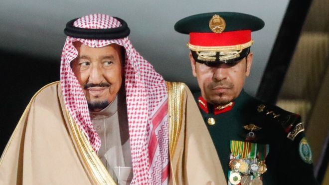 Золотой трап для короля: какой багаж возит с собой саудовский монарх
