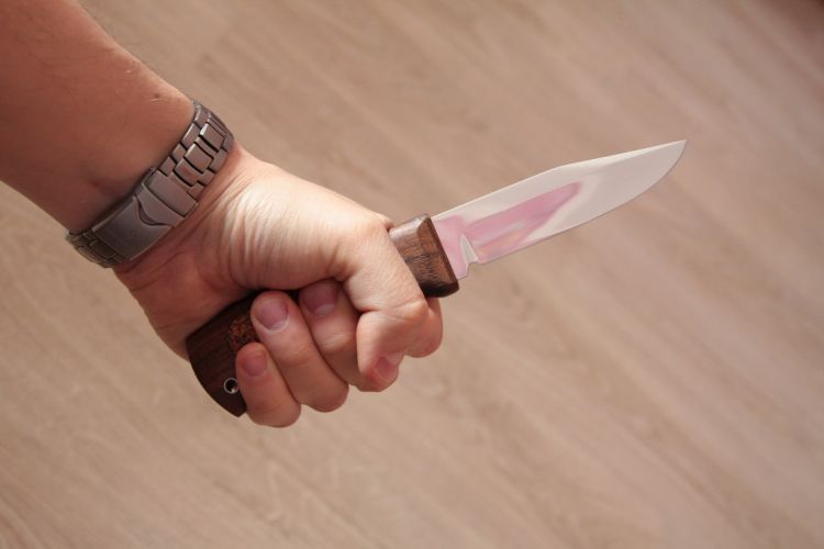 В Азербайджане ученика ранили ножом в школе