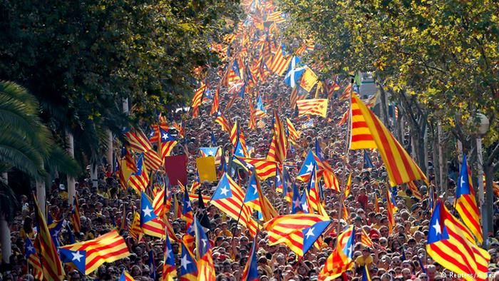 Правительство Испании начало срочное заседание в связи с ситуацией в Каталонии