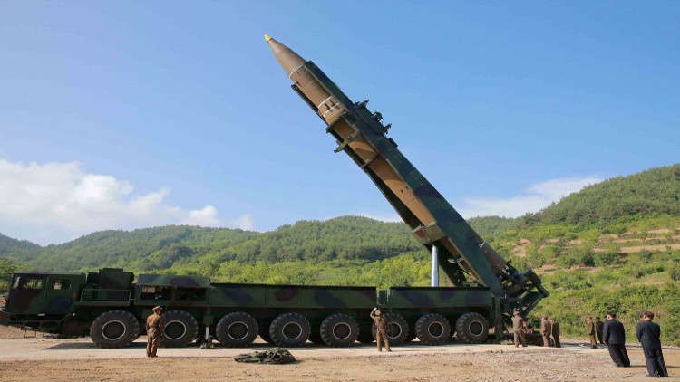 تقارير عن تطوير بيونغ يانغ لصاروخ جديد عابر للقارات