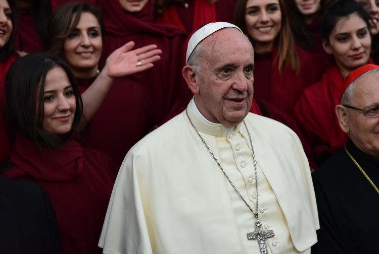 В Италии двое опасных рецидивистов сбежали после обеда с папой римским