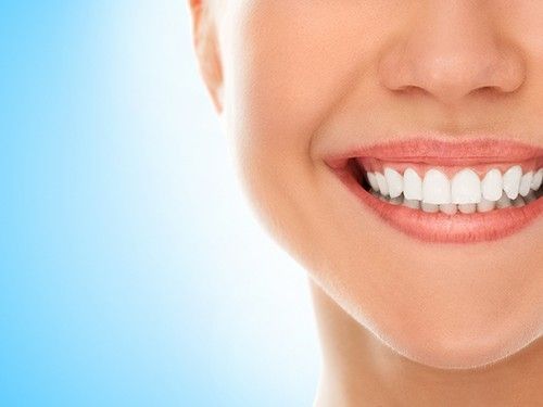 Самая частая зубная болезнь: откуда берется кариес и как его победить