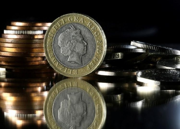 В Великобритании убрали из обращения старую монету фунта стерлингов
