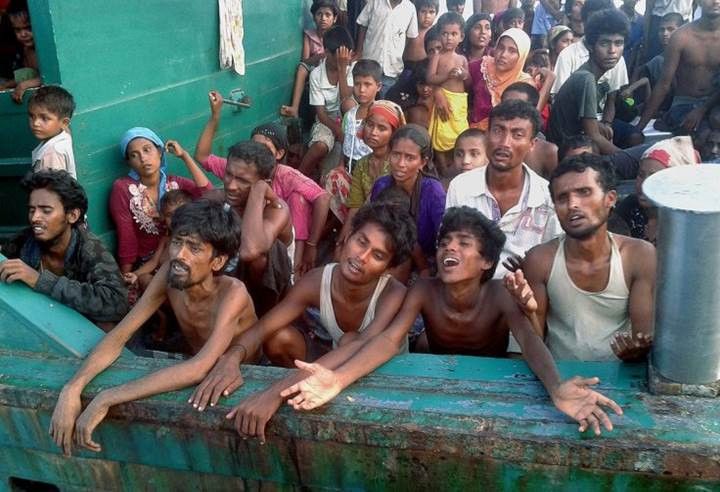 В Бангладеше затонула лодка с беженцами-рохинджа, погибли дети