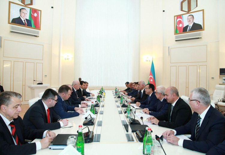 Азербайджан заинтересован в экспорте сельхозпродукции в Украину