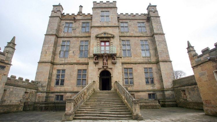 10 самых жутких замков с привидениями в Англии