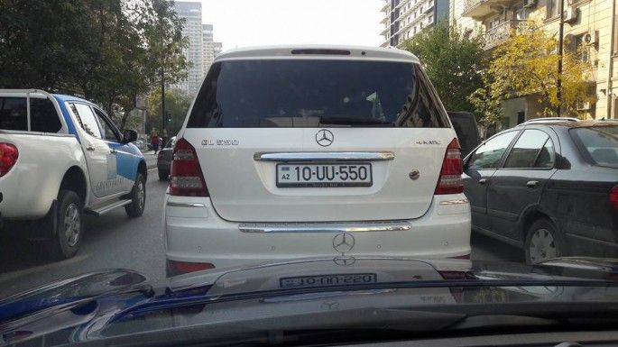 Вагиф Асадов: Эмблема на автомобиле в Баку является армянским флагом