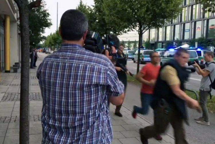 Бойня в Мюнхене: неизвестный ранил ножом нескольких человек