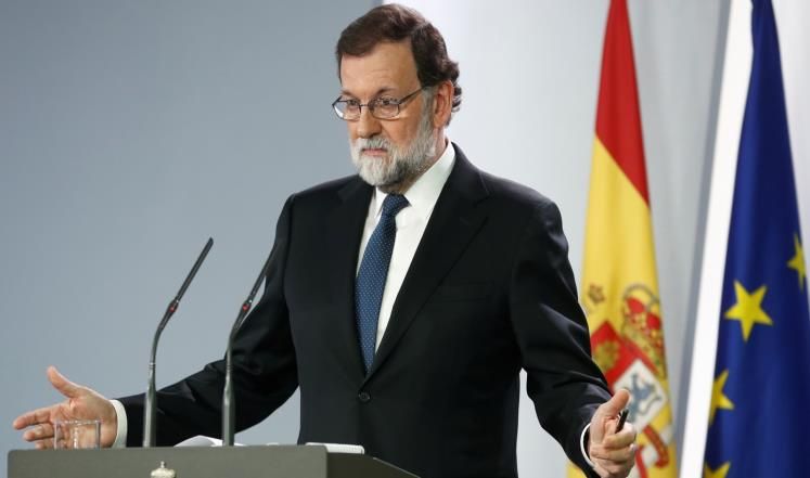 مدريد تعلق مهام حكومة كتالونيا وتدعو لانتخابات بالإقليم