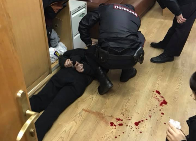 Сотрудник "Эха Москвы" опубликовал фото напавшего с ножом на Фельгенгауэр