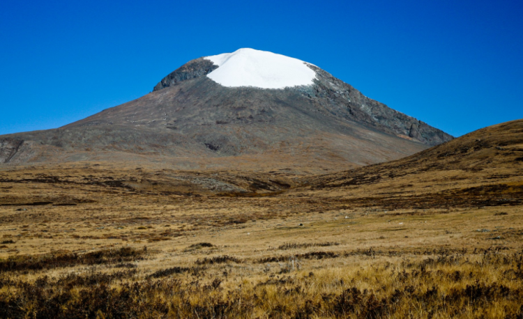 В горах Монголии погибло 10 альпинистов