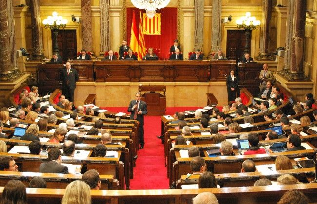 Парламент Каталонии признал решение испанских властей