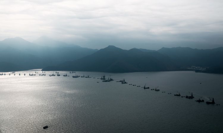 В Китае спустили на воду крупнейшее в Азии судно