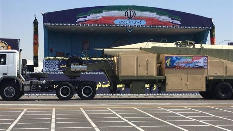 إيران تحيي ذكرى اقتحام سفارة أمريكا بعرض صاروخي