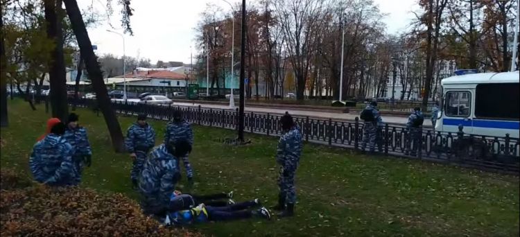 В центре Москвы задержали несколько человек