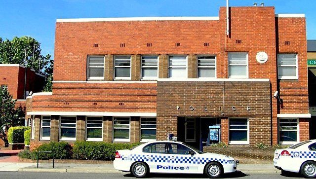 В Сиднее предъявили обвинение женщине, въехавшей в здание школы