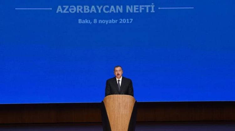 الرئيس إلهام علييف يشارك في الحفل بمناسبة إنتاج مليارين طن من النفط الأذربيجاني