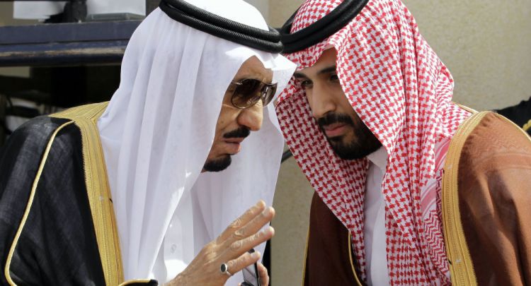 وسط توقعات بتخليه عن العرش لنجله...العاهل السعودي يصل المدينة المنورة