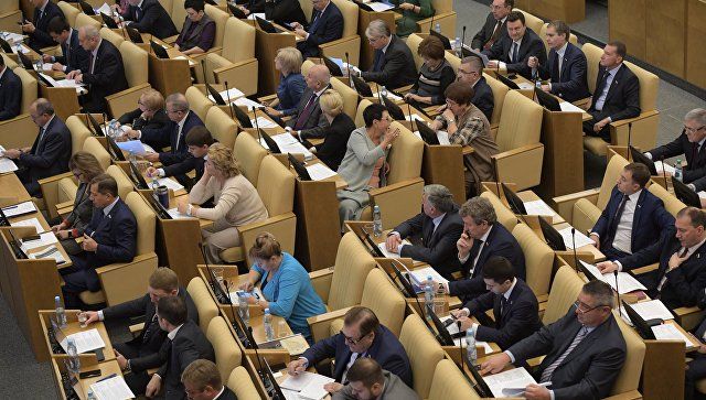 Госдума приняла закон о СМИ-"иностранных агентах"