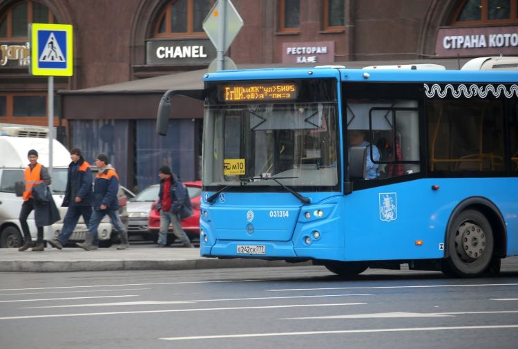 В Москве с 1 января уберут турникеты из автобусов и трамваев