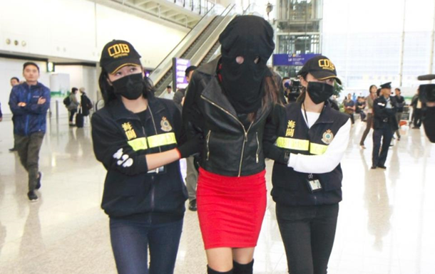 19-летняя модель с 2,6 килограммами кокаина задержана в Гонконге