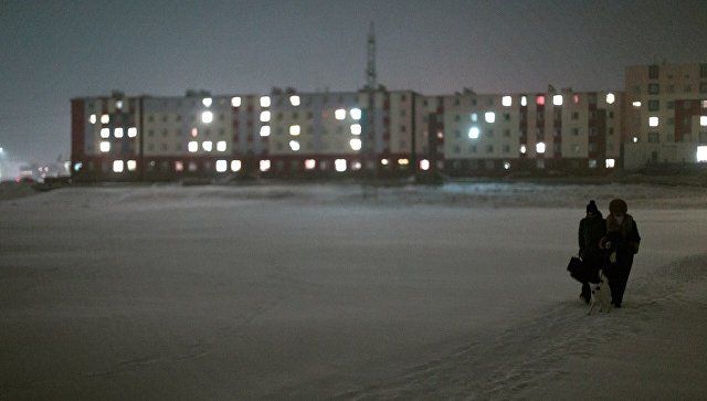 "Сидим на месте, на улице — молоко". Как зимует самый северный город России