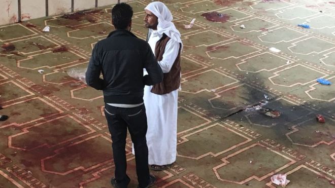 بالصور: هذا ما حدث في مسجد الروضة بشمال سيناء صور